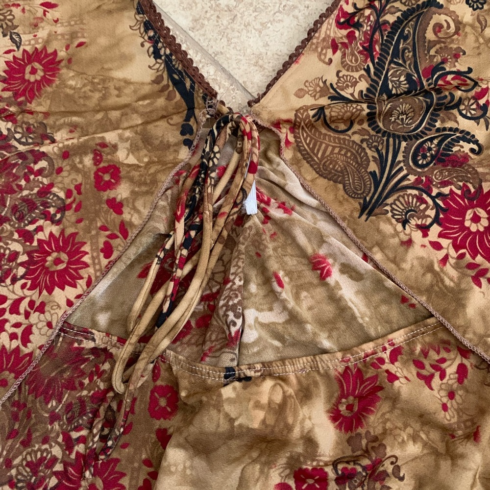 Butterfly Wing Open Back Blouse - Picture 4 of 5